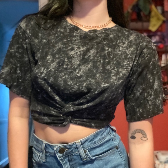 SOLD - Cropped wide sleeved tshirt - Picture 3 of 4